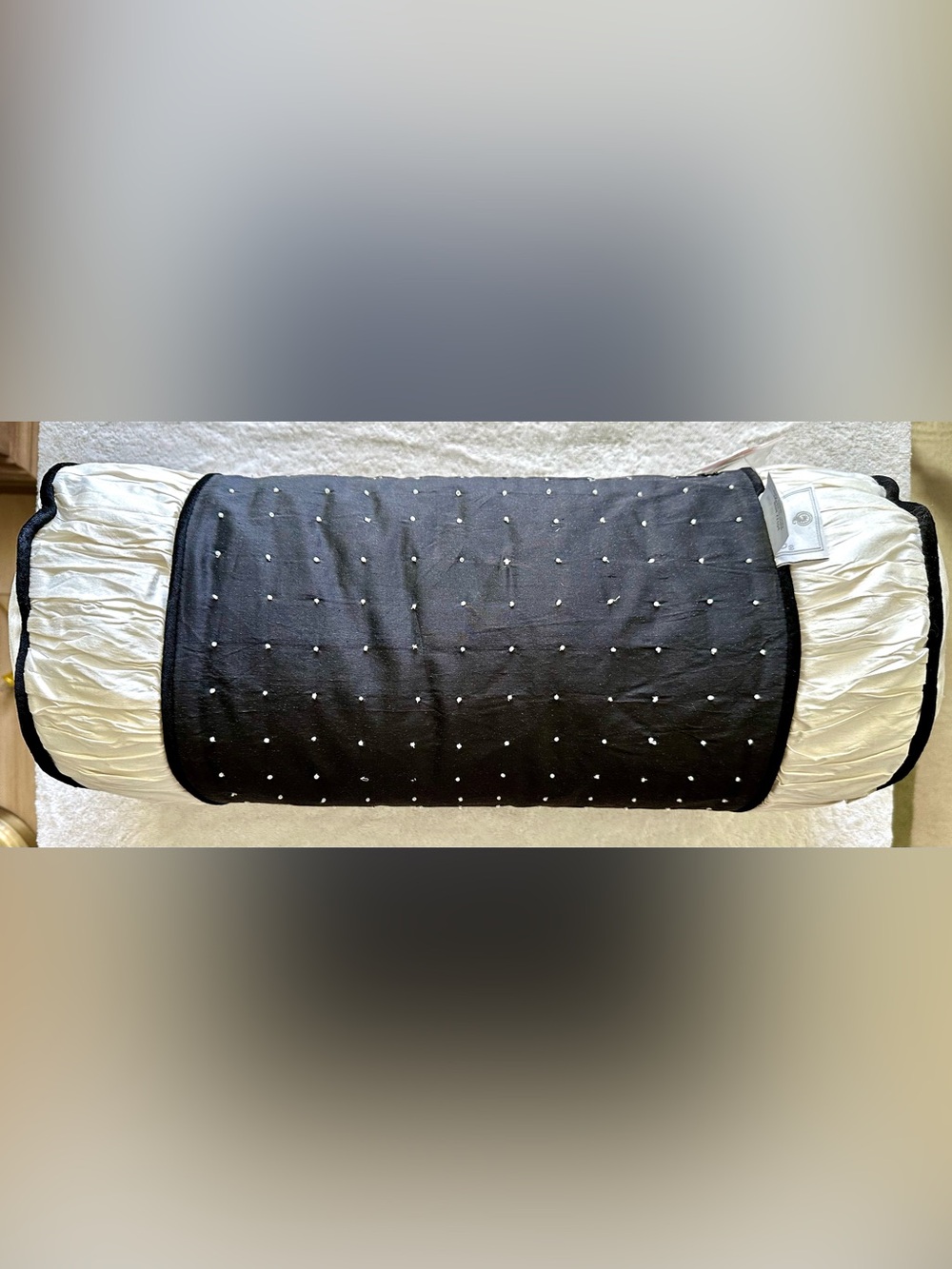 Vattenford Showcase Silk Pillow Black & Cream NWT